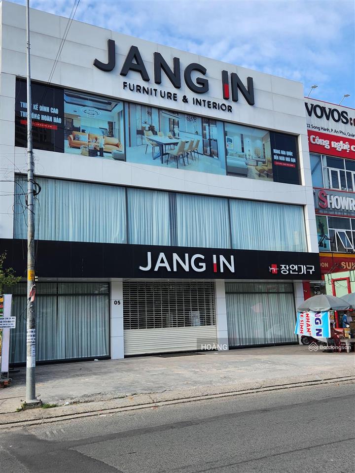 Cho thuê nhà mặt tiền đường song hành, q2. dt 15x20m 3 tầng, giá rẻ,  0901 686 *** mr hoàng