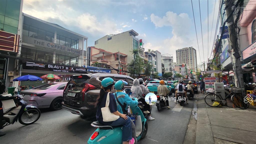 Cho thuê nhà mt đường nguyễn gia trí, p. 25, bình thạnh. dt 8x20m 2 lầu. giá rẻ,  0901 686 ***