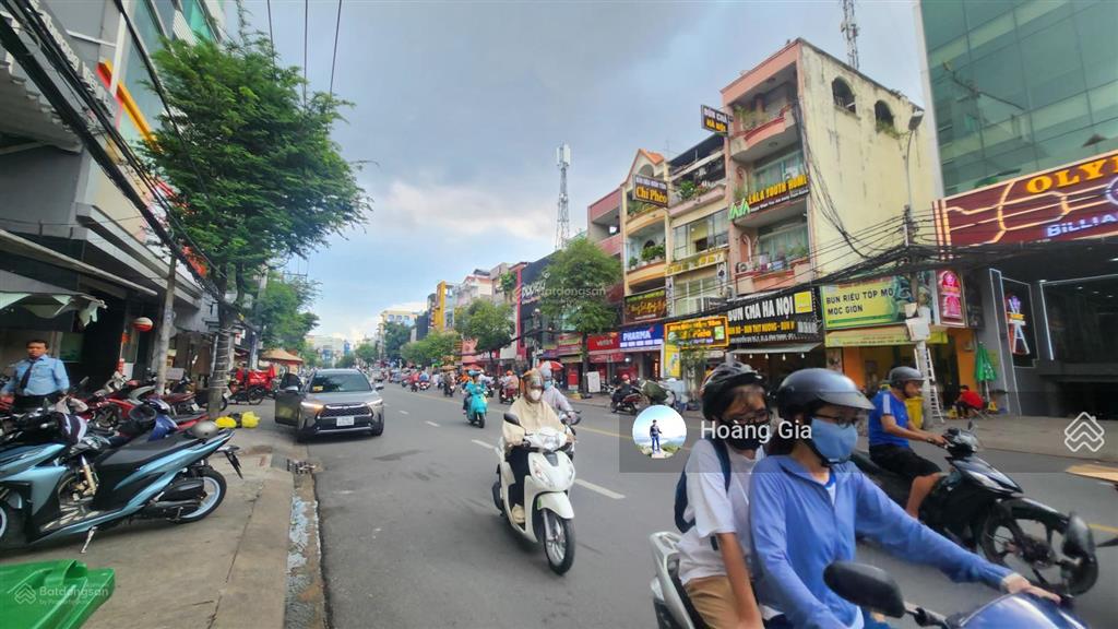 Cho thuê nhà mt đường nguyễn gia trí, p. 25, bình thạnh. dt 8x20m 2 lầu. giá rẻ,  0901 686 ***