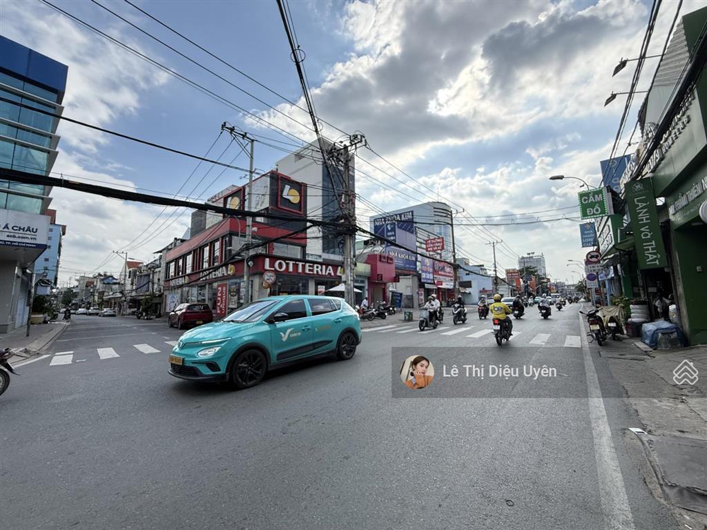 Chính chủ cho thuê thuê nhà góc 2 mt 68 lê văn việt, hiệp phú, q9. dt 7.4x25m 3 tầng.  0901 686 ***