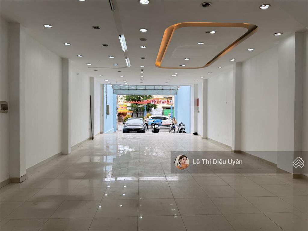 Cho thuê nhà mặt tiền nguyễn duy trinh. q2. dt 7x30 3 tầng. giá 65tr/ tháng .   0901 686 ***.
