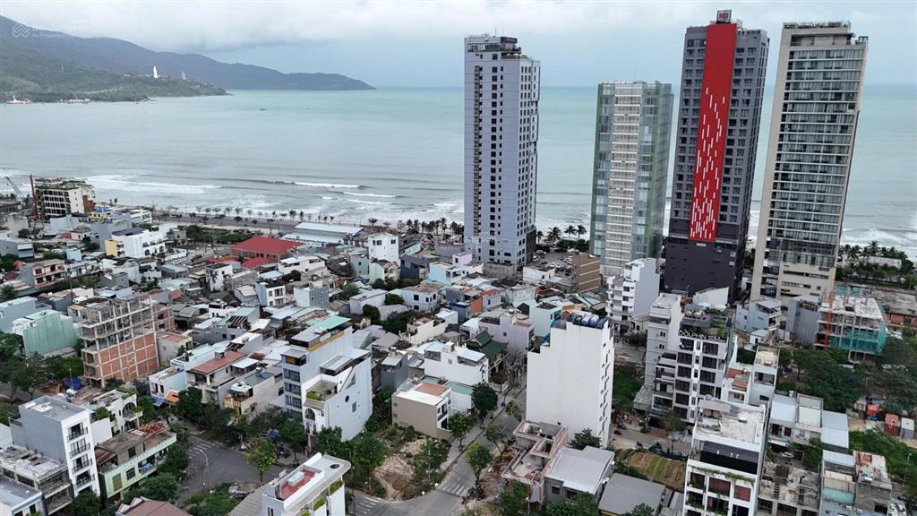 Bán lô đất góc 2 mặt tiền đường đinh đạt (đường 7m5), vị trí lõi đẹp nhất khu biển.