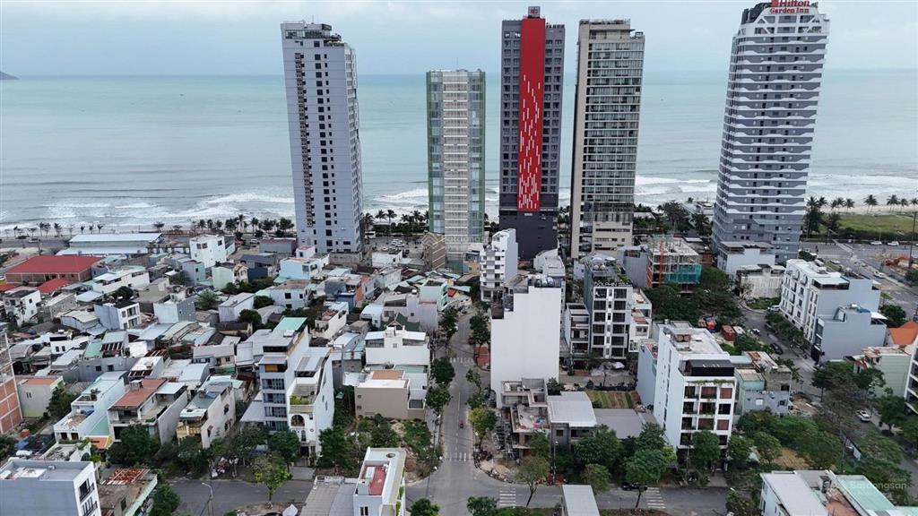 Bán lô đất góc 2 mặt tiền đường đinh đạt (đường 7m5), vị trí lõi đẹp nhất khu biển.