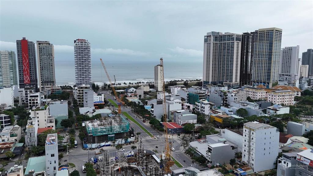 Bán lô đất góc 2 mặt tiền đường đinh đạt (đường 7m5), vị trí lõi đẹp nhất khu biển.