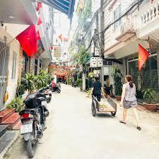 Bán đất ba đình (cũ) , phố tân ấp , ngõ thông , xe máy tránh , 30m ra ô tô tránh , giá đầu tư