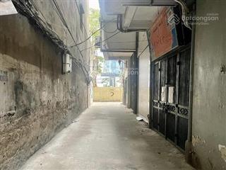 Bán đất đống đa (cũ), phố cát linh, trước đất xe máy tránh, 80m ra ô tô tránh, 100m ra phố chính