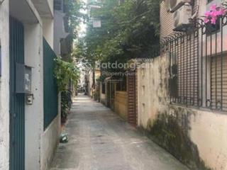 Bán đất cầu giấy (cũ), phố yên hòa, thẳng tắp ra phố, 3 gác đỗ cửa, 30m ra phố chính, giá đầu tư