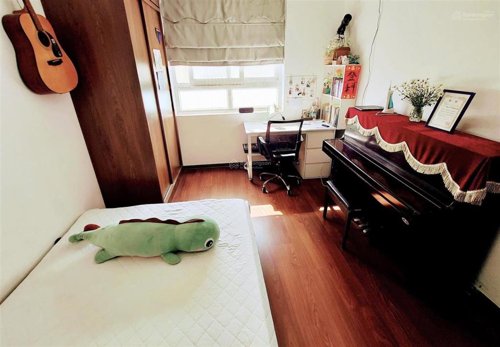 Bán căn hộ chung cư 137 nguyễn ngọc vũ, 3 ngủ nhỏ xinh, nhà đẹp ở ngay, hướng tây tứ trạch