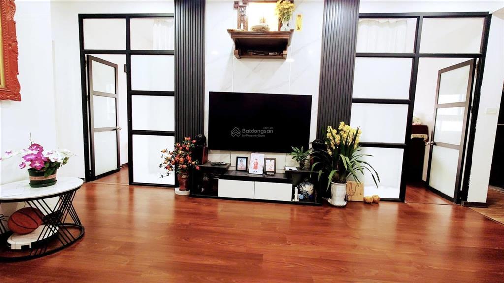 Bán căn hộ chung cư 137 nguyễn ngọc vũ, 3 ngủ nhỏ xinh, nhà đẹp ở ngay, hướng tây tứ trạch