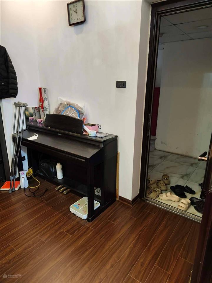 Bán căn hộ chung cư 96 định công, nhà đẹp ở ngay, 2 lô gia thoáng sáng, giá yêu thương
