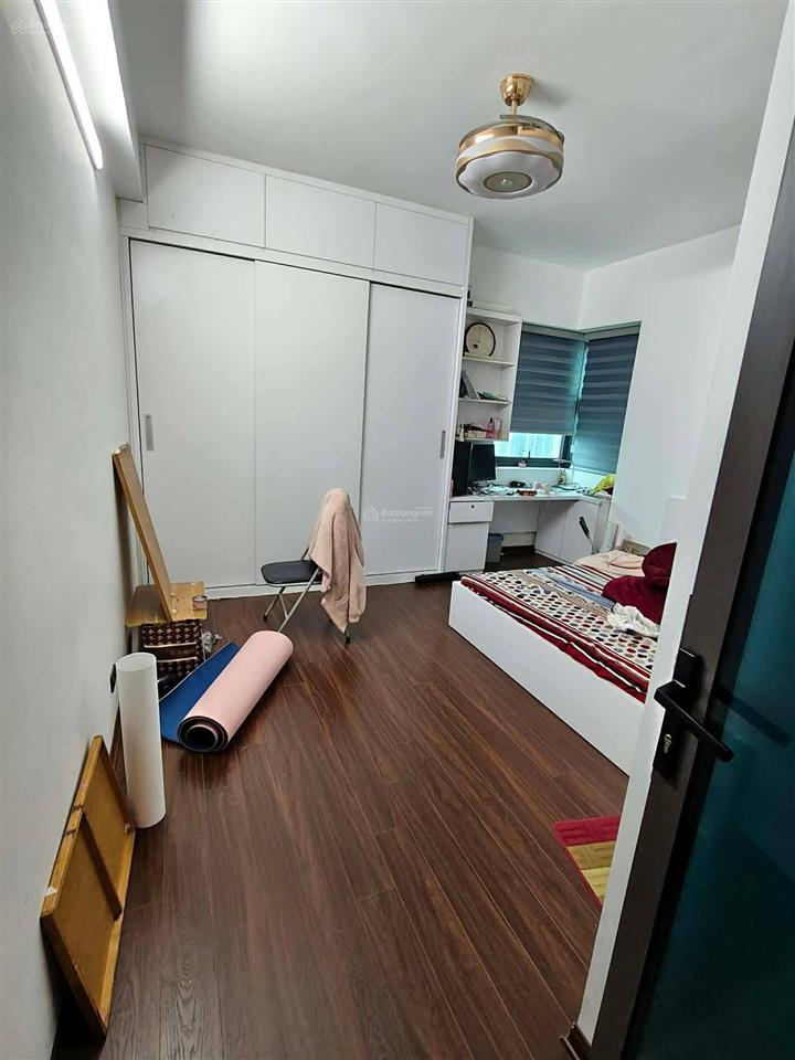 Bán căn hộ chung cư 96 định công, nhà đẹp ở ngay, 2 lô gia thoáng sáng, giá yêu thương