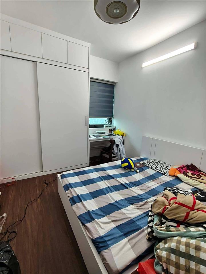 Bán căn hộ chung cư 96 định công, nhà đẹp ở ngay, 2 lô gia thoáng sáng, giá yêu thương