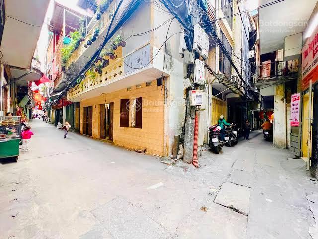 Bán đất ba đình (cũ), đường la thành, ngõ xe máy tránh, 150m ra phố chính, giá siêu đầu tư