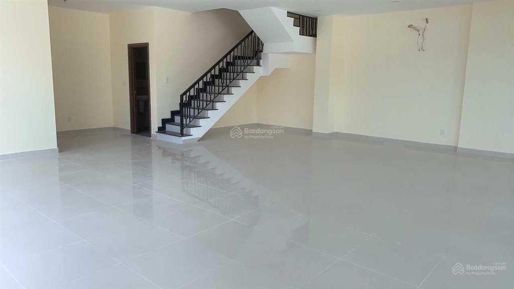 Cho thuê shop goldora plaza 165m2 chỉ 19,9 triệu/tháng  0936 549 ***