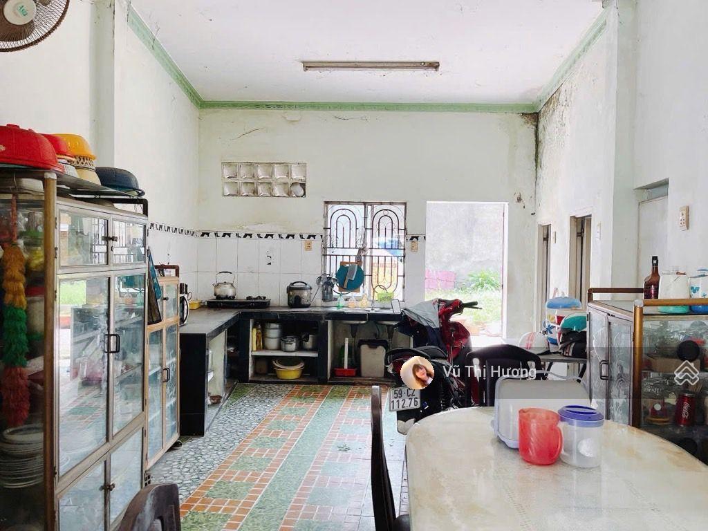 Bán nhà mt trần xuân soạn 252m2  chỉ 100tr/m  gần đh tc marketing