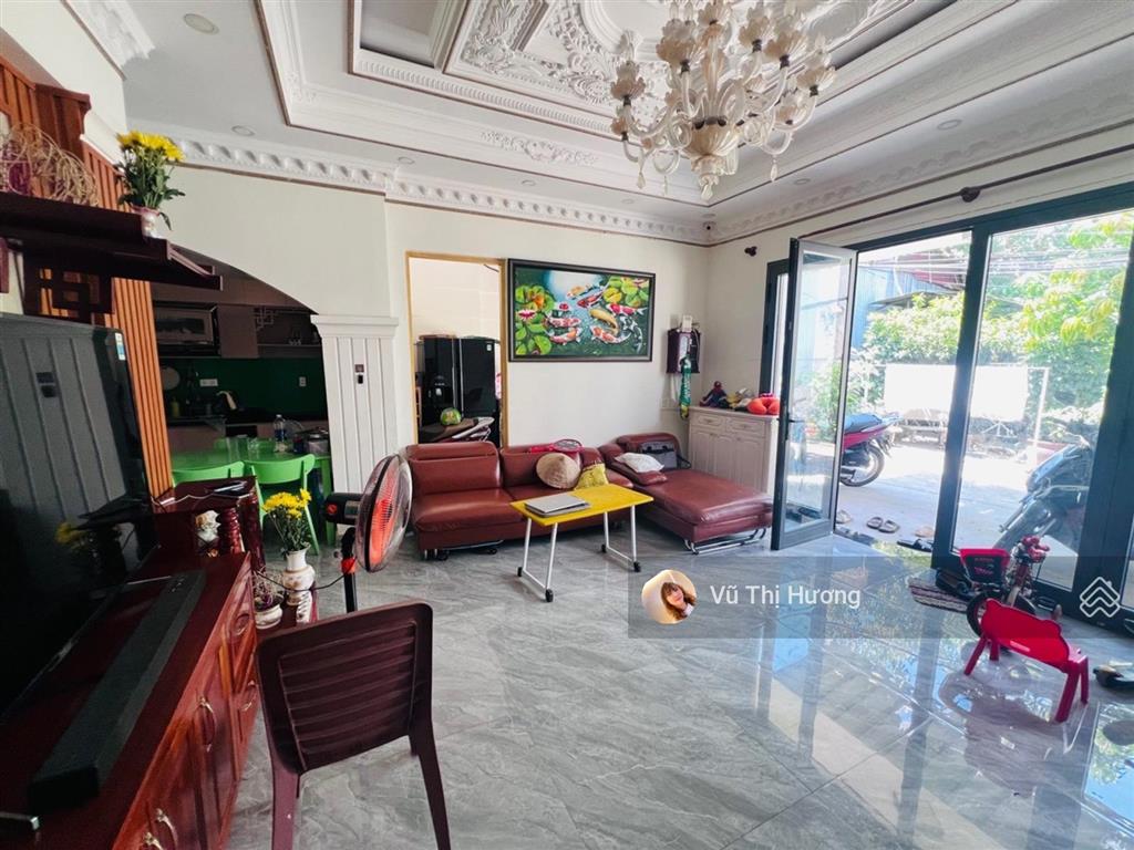 Quận 7  ngang 8m x 11m  kế hẻm xe hơi  chỉ 5.4 tỷ