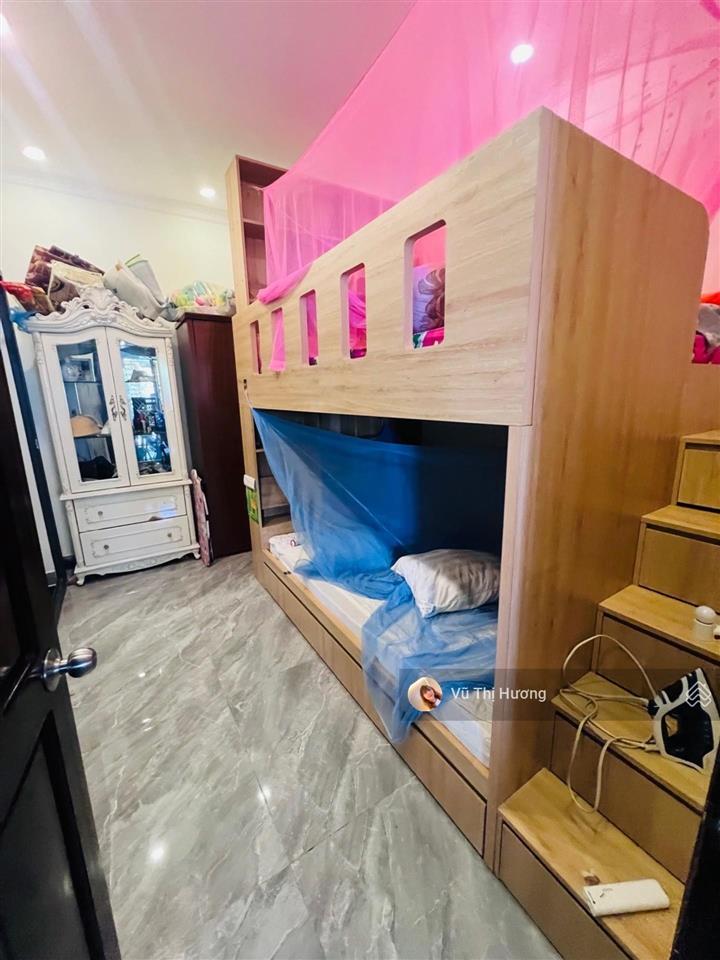 Quận 7  ngang 8m x 11m  kế hẻm xe hơi  chỉ 5.4 tỷ