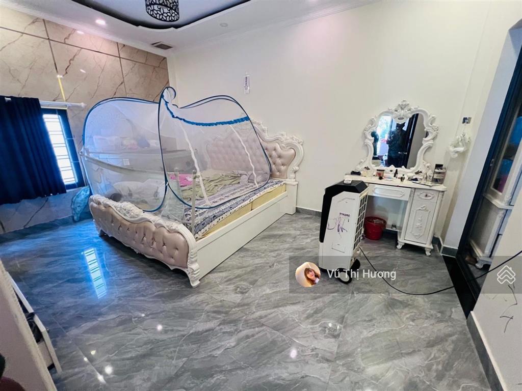 Quận 7  ngang 8m x 11m  kế hẻm xe hơi  chỉ 5.4 tỷ