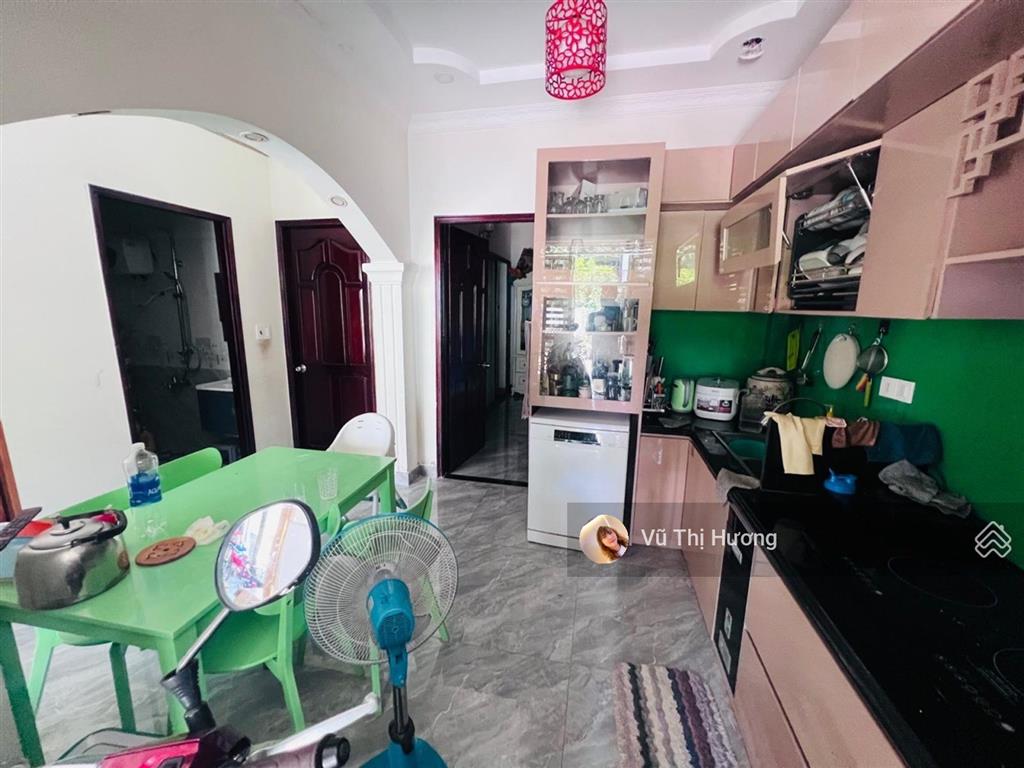Quận 7  ngang 8m x 11m  kế hẻm xe hơi  chỉ 5.4 tỷ