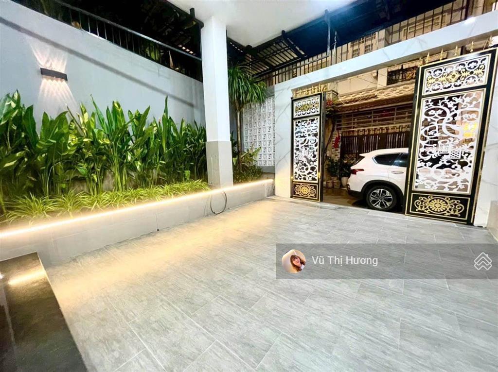 Đường xe hơi 6m  7m x 20m  4 tầng  shr chuẩn