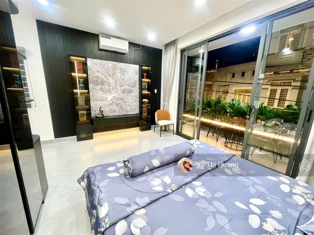 Đường xe hơi 6m  7m x 20m  4 tầng  shr chuẩn