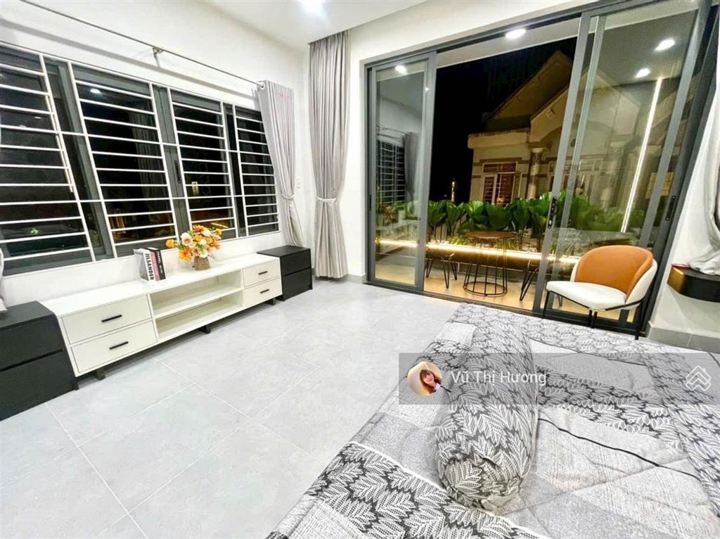 Đường xe hơi 6m  7m x 20m  4 tầng  shr chuẩn