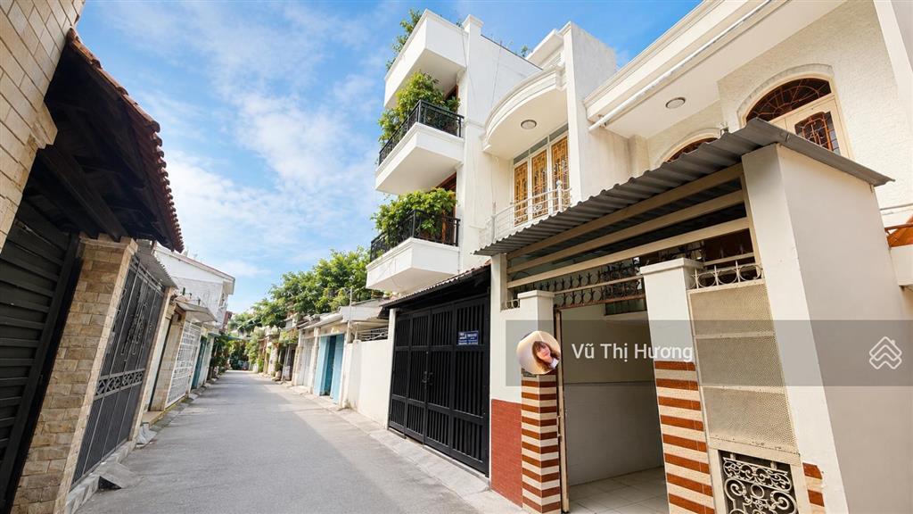 Q7  nh 5.2m x 17m  xe hơi thông chỉ 7.4 tỷ  gần đhtc marketing