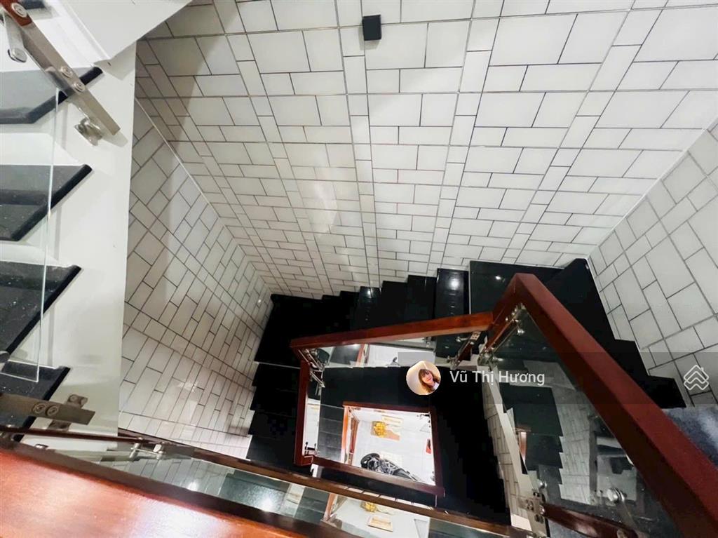 Quận 7  mt đường bùi văn ba 4.7m x 17m  4 tầng chỉ 9 tỷ hơn