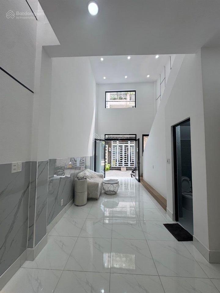 Đường 5m thông, dt 4x12m, nhà mới 2 tầng. ngay mã lò  lê văn quới, giá 4 tỷ