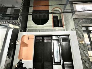 Chủ ngộp bank bán gấp. dt 4,5x15. nhà 2 tầng mới. ngay gò xoài vào. gia 5ty