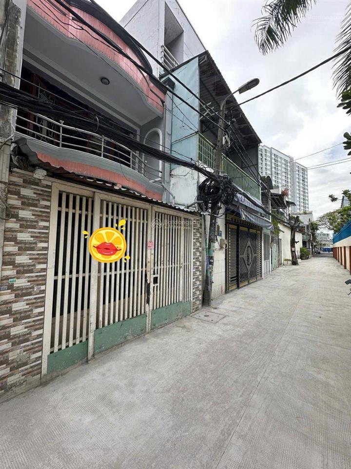 Giảm 200tr  đường 5m thông. nhà 2 tầng. dt 32m2. ngay đường tên lửa  giáp aeon mall bình tân