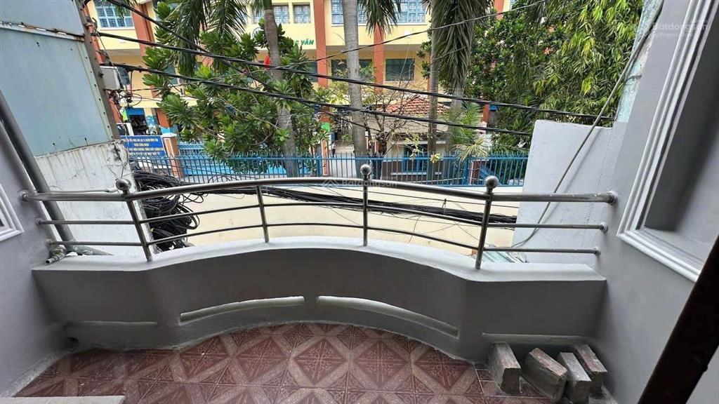 Giảm 200tr  đường 5m thông. nhà 2 tầng. dt 32m2. ngay đường tên lửa  giáp aeon mall bình tân