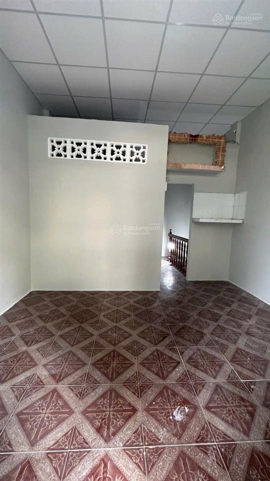 Giảm 200tr  đường 5m thông. nhà 2 tầng. dt 32m2. ngay đường tên lửa  giáp aeon mall bình tân