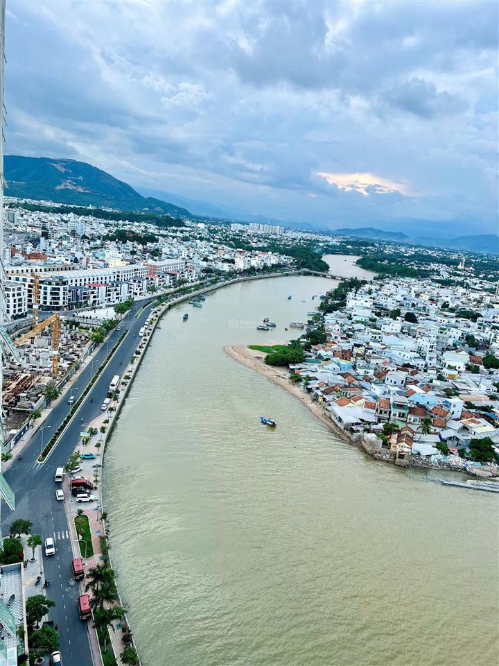 Cho thuê căn hộ 2 phòng ngủ, 2 wc mường thanh 04 trần phú, view sông, full nội thất mới