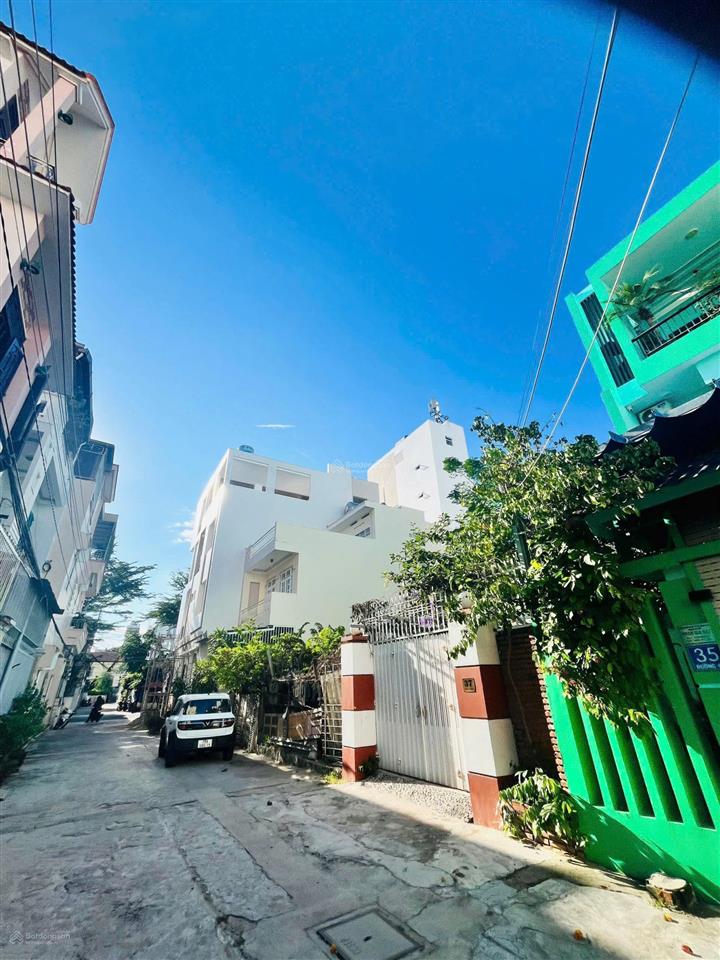 Cho thuê biệt thự sân vườn gần đường phan phù tiên, bắc nha trang, gần biển hòn chồng, oto đỗ cửa
