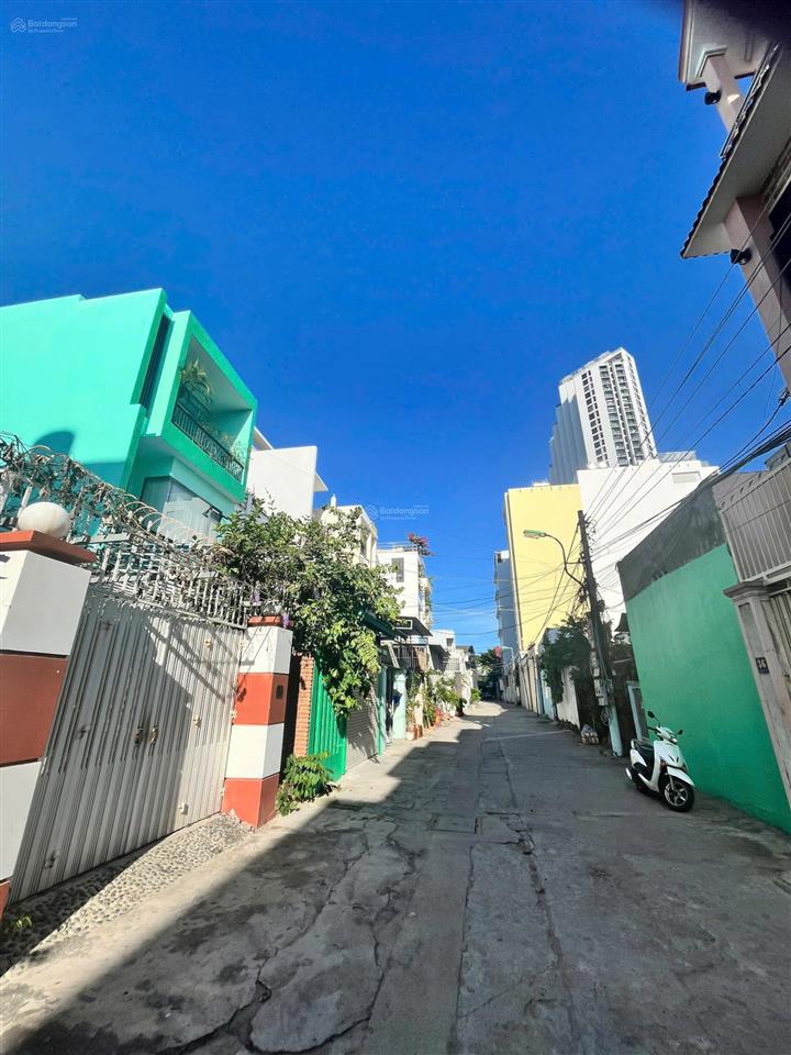 Cho thuê biệt thự sân vườn gần đường phan phù tiên, bắc nha trang, gần biển hòn chồng, oto đỗ cửa