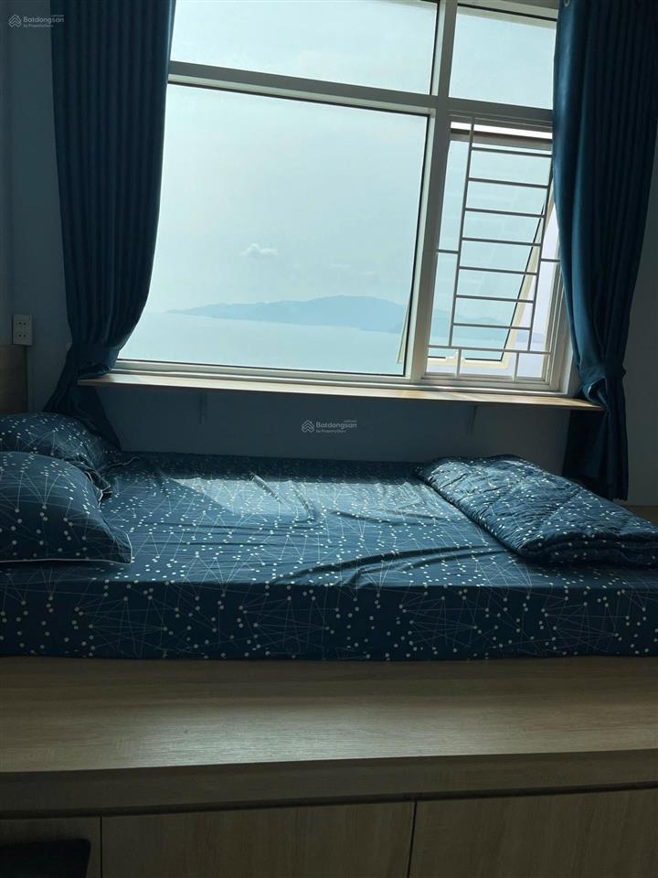 Cho thuê căn hộ góc  2 phòng ngủ 2 wc, mường thanh 04 trần phú nha trang, view biển, hd từ 3 tháng
