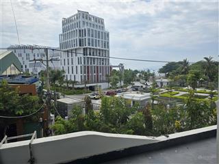 Cho thuê mặt bằng ngang 11m, ôm gốc 2 mặt tiền đường ngô quyền, đối diện cổng tỉnh ủy khánh hòa