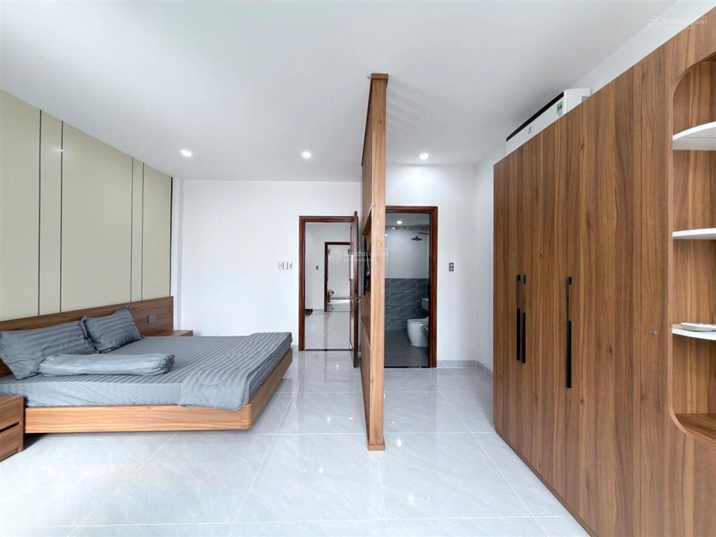 Cho thuê nhà mới 100% trung tâm thành phố full nội thất cao cấp chỉ xách vali vào ở
