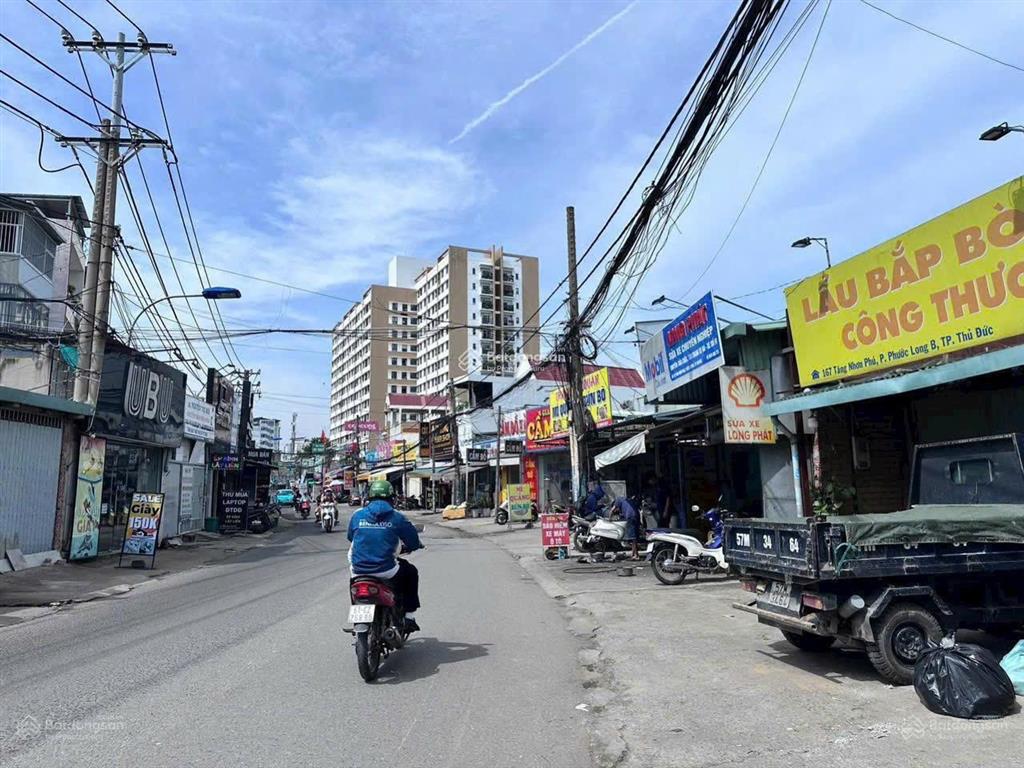Cần bán lô góc duy nhất mặt tiền trung tâm hcm