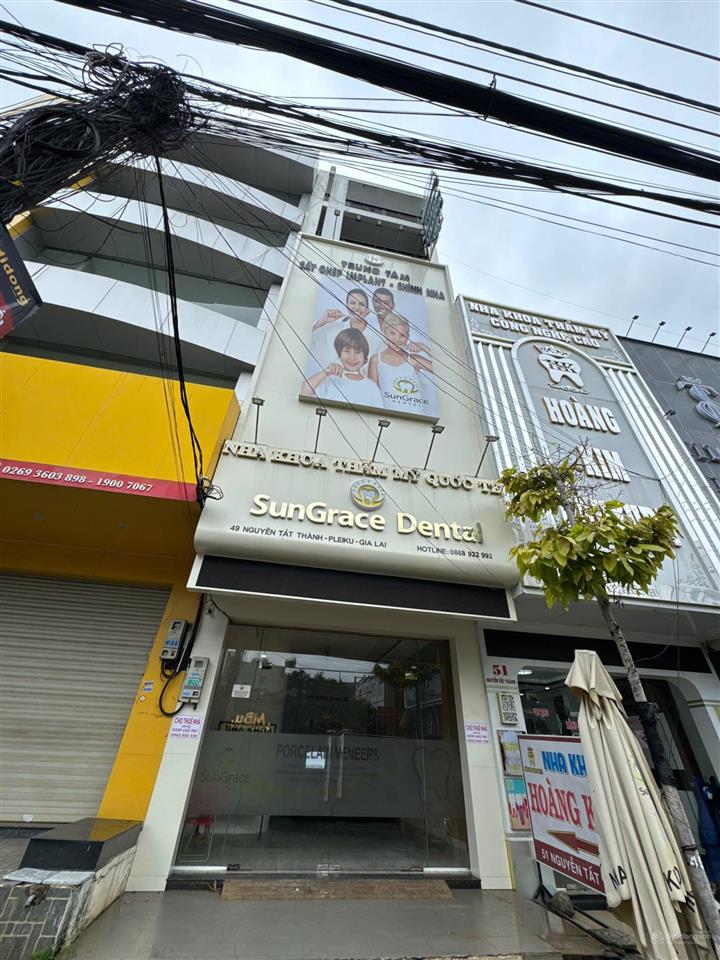 Cho thuê tòa nhà 5 tầng có thang máy mặt tiền nguyễn tất thành, tp. pleiku