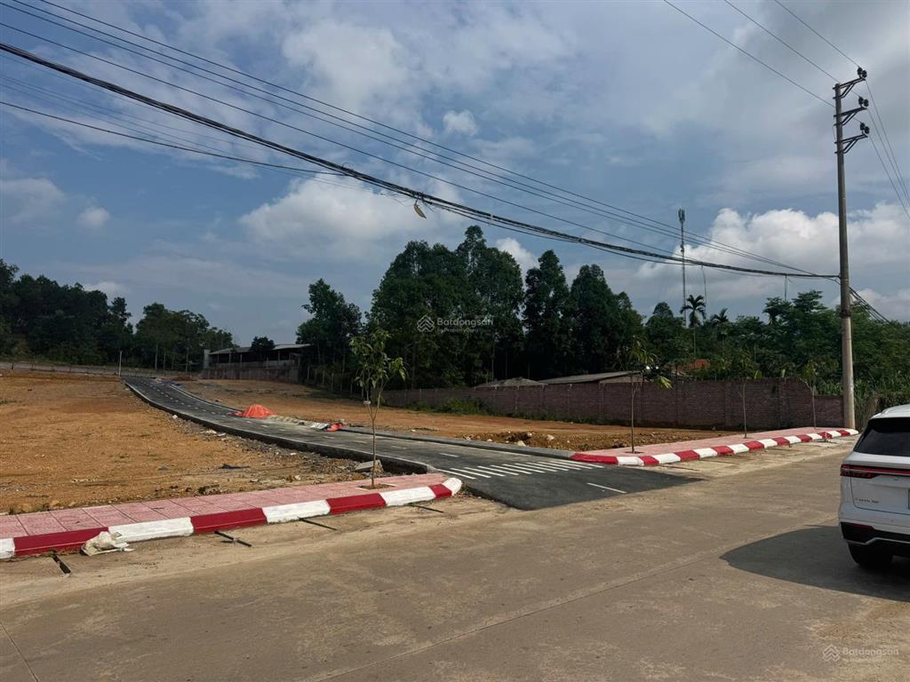 Chính chủ bán nhanh lô đất liền kề full thổ cư 3 mặt tiền trung tâm bất bạt  ba vì