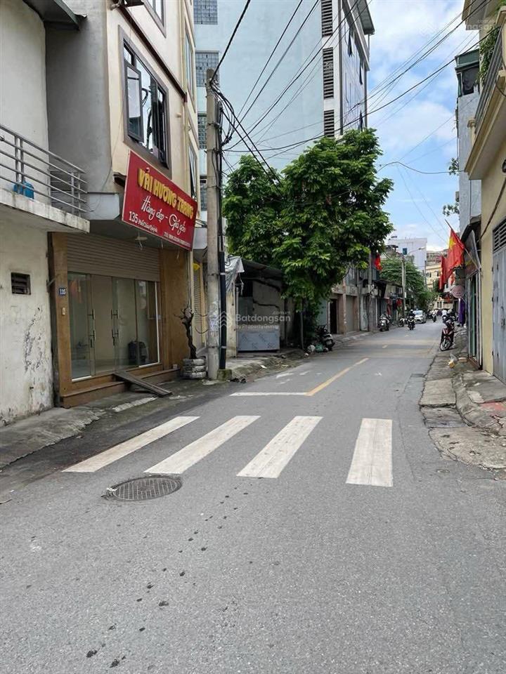 Bán nhà chùa quỳnh, hai bà trưng. dt 257m2 1t mặt tiền 14m giá 40 tỷ.  0383 426 *** thu phương