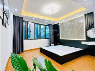 Gấp gấp ngay đội cấn  ba đình toà căn hộ dịch vụ 7 tầng thang máy doanh thu 1,3 tỷ/năm  gần phố