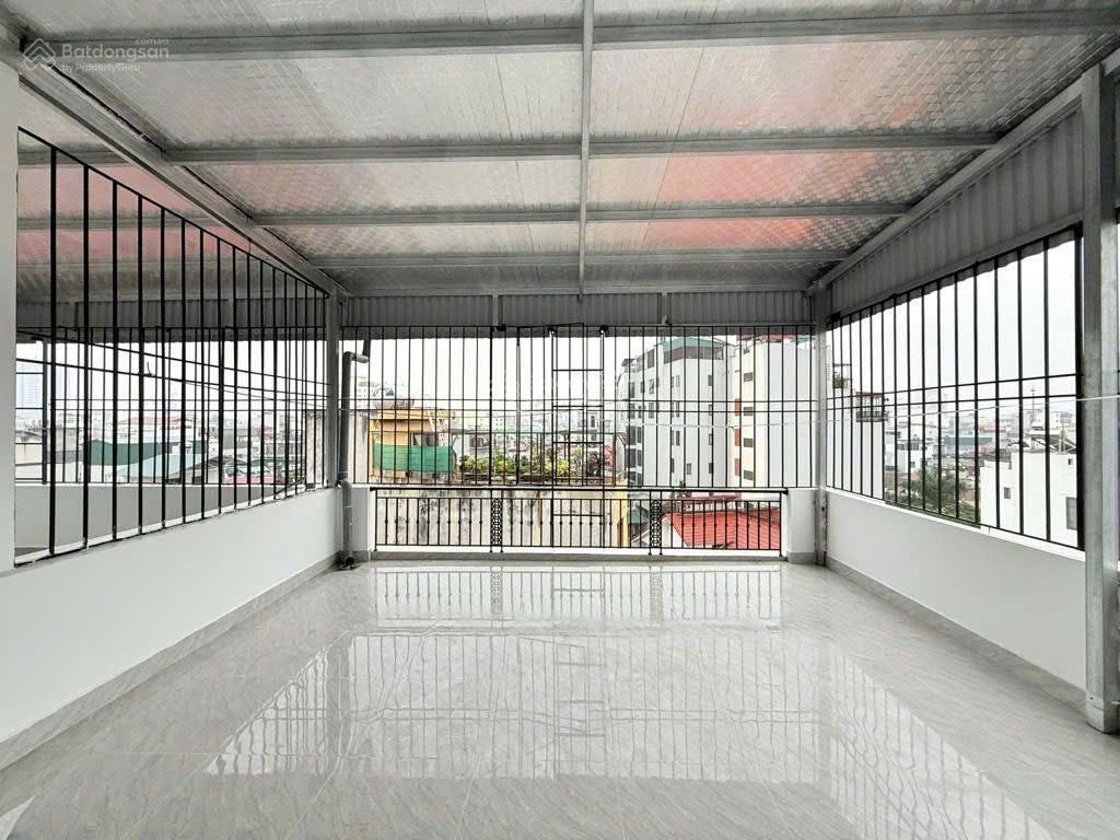 Gấp gấp ngay đội cấn  ba đình toà căn hộ dịch vụ 7 tầng thang máy doanh thu 1,3 tỷ/năm  gần phố