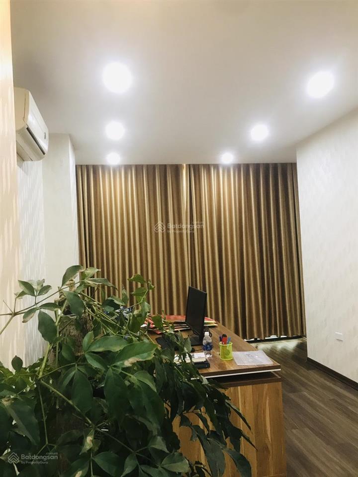 Cho thuê văn phòng tại lê văn tám, 120m2, mặt tiền 12m