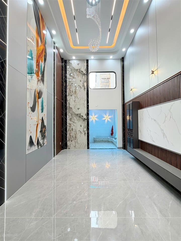 Diện tích siêu khùng (4m x 22m)  vừa ở + làm nghề  đường thông 7m  có ô chừa thang máy 450 kg