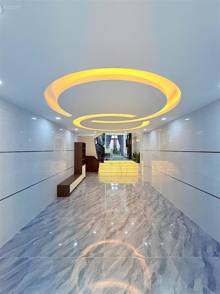 Nhà diện tích lớn (4m x 18m)  có ô chờ thang máy  đường nhựa 7m  dãy nhà đồng bộ  kdc an ninh