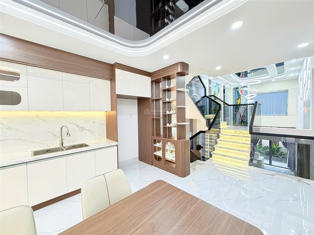 Nhà diện tích lớn (4m x 18m)  có ô chờ thang máy  đường nhựa 7m  dãy nhà đồng bộ  kdc an ninh