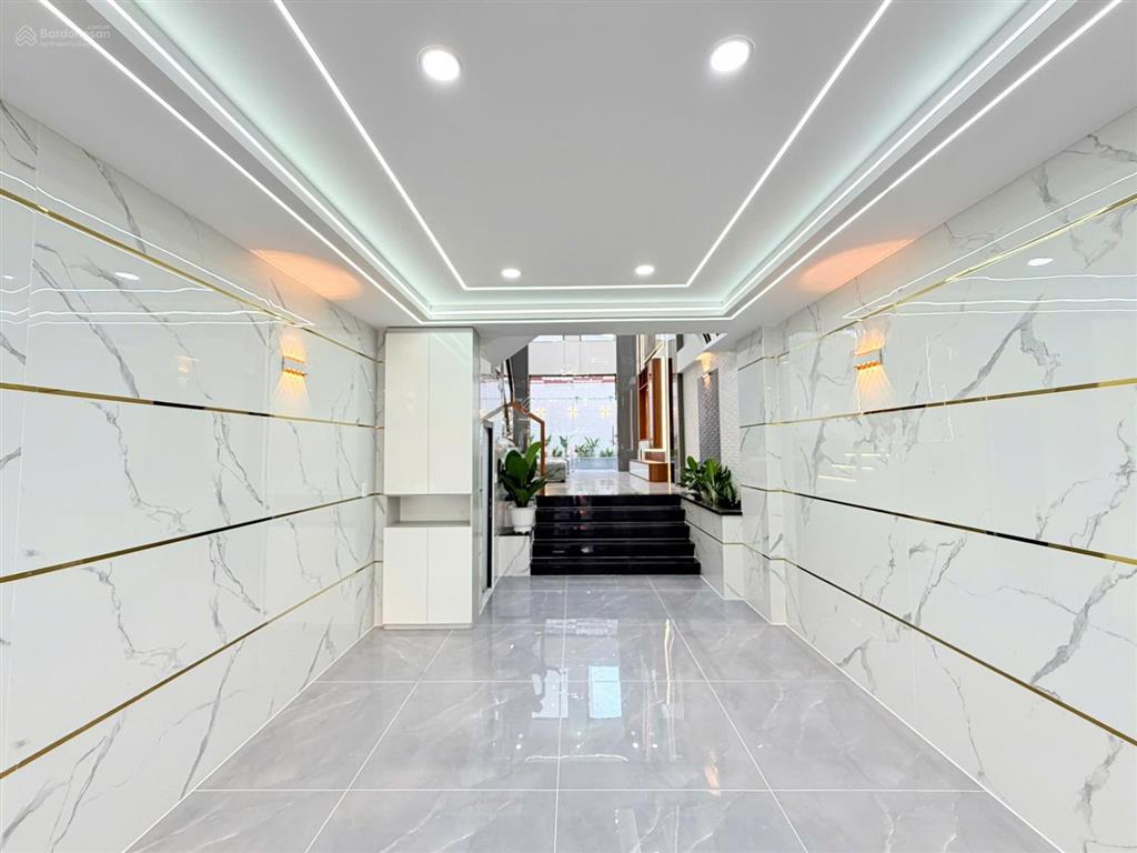 Nhà diện tích khủng  vừa ở + vừa làm nghề kinh doanh may mặc, online  4m x 22m  đường thông 7m